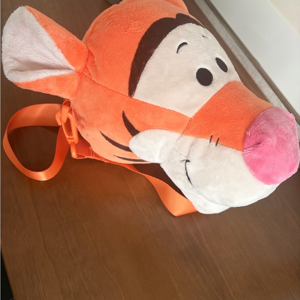 Disney Parks Winnie the Pooh - Tigger Face Crossbody Bag Zipper Purse - NWT - Picture 6 of 6